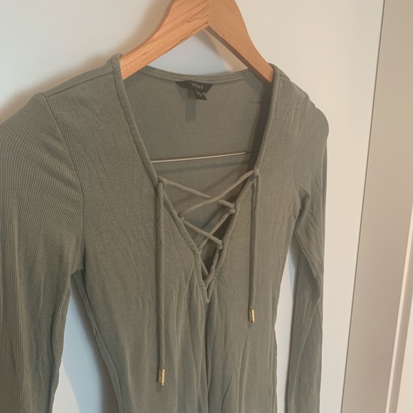 Guess lace V neck bodysuit - Picture 3 of 3